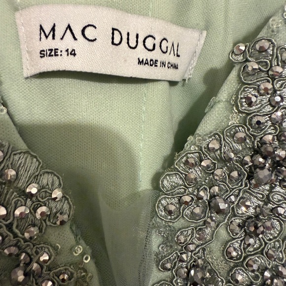 NWT | Mac Duggal A20242 Mint Embellished Sleeveless Plunge Trumpet Gown Size 14 - Picture 9 of 11
